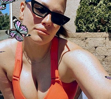 Починаю знову почуватися собою: Грем через 3 місяці після пологів показала свій воркаут