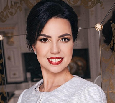 Взуття за 25 тисяч та сумка за 35: зе-депутатка Дмитрієва два дні поспіль вражала Раду брендами