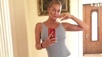 Скинула пару кіло: Волочкова вділа мікрошортики та посвітила голим животом