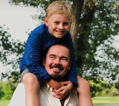 Вже чолов'яга по повній: Фагот привітав сина-красунчика з 12-річчям