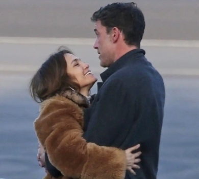 Лопес та Аффлека спіймали за гарячими поцілунками в аеропорту Лос-Анджелеса. ФОТО, ВІДЕО