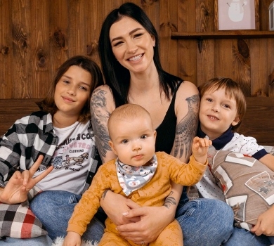 Мама берегла від пандемії, а зараз береже від війни: Приходько присвятила зворушливий допис 1-річному сину