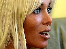 Як Кульбаба робила груди, і як колишній не давав їй роздягатись