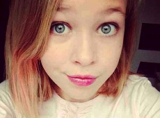 Дочка Брежнєвої в 11 років мастить губи червоною помадою. ВІДЕО