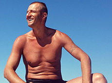 Дружина показала Гаврилюка у трусах і з книжкою. ФОТО