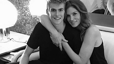 Зв'язався з поганою компанією: Кроуфорд шукає психотерапевта для 20-річного сина - ЗМІ