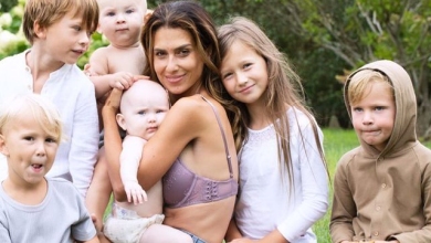 Увосьме вагітна дружина Болдуїна показалася в стійці на голові. ВІДЕО