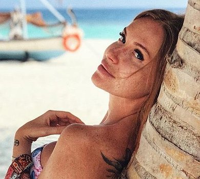 Хотіла, щоб красиво: Камінська в купальнику вигнулася на Мальдівах 