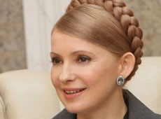 Відверті фотографії голої Тимошенко у намисті