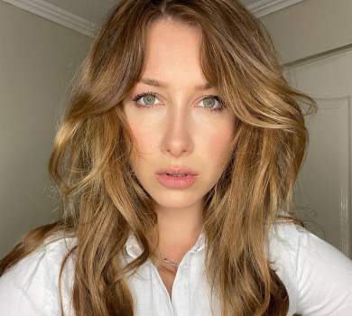 Не спілкуюся з нею вже понад рік: старша донька Єгорової прокоментувала її пост про Путіна  