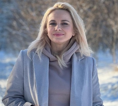 Хай на душі буде тепло: Ребрик у спортивному попозувала серед снігів