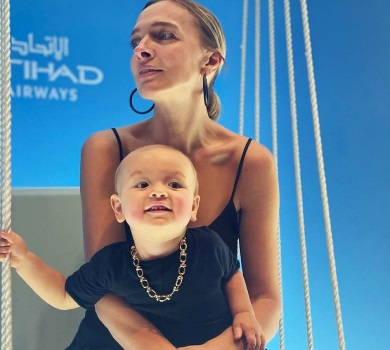 Фролова показала символічне фото з сином: Хочеться прокинутись