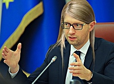 Мережа зустріла оновлену Тимошенко: фотожаби й жарти