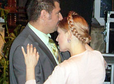 Тимошенко танцювала і ділилася особистими смс Турчинова