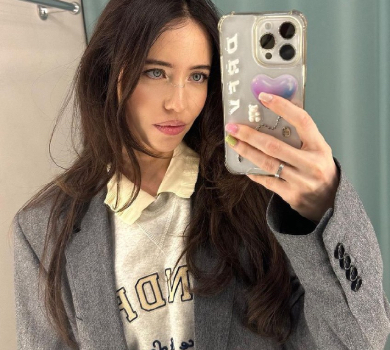 Дорофєєва посвітила грудьми з-під пожмаканого костюму українського бренду. ФОТО