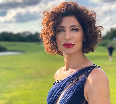 52-річна Надія Матвєєва на Кіпрі посвітила дівочою фігуркою в купальнику. ФОТО 