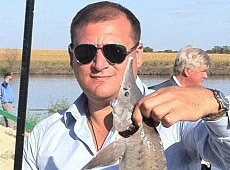 Добкін дав малому сину рушницю, а сам пішов на осетра