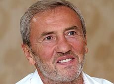 Янголя з крильцями з пелюсток ромашки: Черновецький-татусь розвів сентименти 