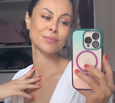 Ексдружина Кличка зняла мейкап-туторіал і про дещо забула