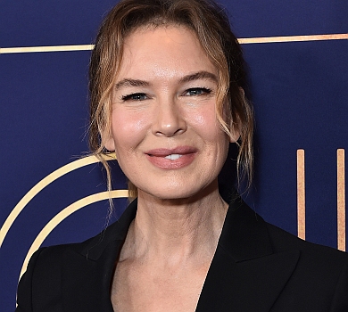 Зеллвегер у золотій сукні показалася на рідкісному ФОТО з коханим та його дітьми