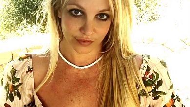 Батько Брітні Спірз не дає їй вийти заміж та народити дитину?