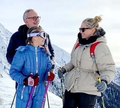 Брежнєва показала, як вони з Меладзе і дочкою покаталися на лижах в Італії