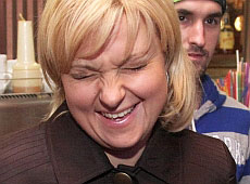 Білик наминала ікру ложками, а Зібров колупав туфлю виделкою