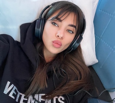 З корабля на бал: Неплях показала свій шлях до Києва та погуляла на весіллі