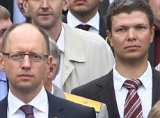 Яценюк у День закоханих подякував своїй жінці, а Ємець одружився