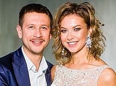 На весільній вечірці Ступки-молодшого співали НеАнгели і Петя Чорний