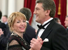 Діти Ющенка мріють про хом’ячків і дельфінів, а їм дарують шкарпетки