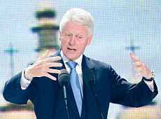 Доки Клінтон розповідав про ВІЛ-досвід, Пінчук зігрівав Лорак