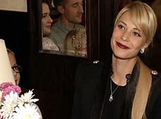 Невістка Януковича полюбила класику і шиття