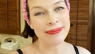 Йовович показала успіхи старшої доні в російській мові та усмішки меншої