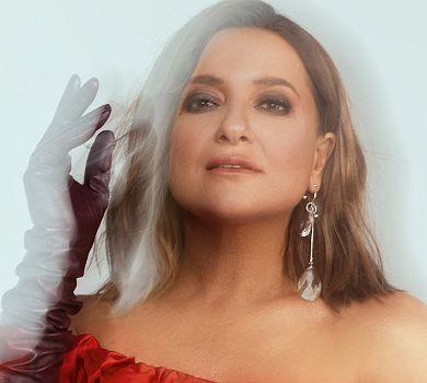 Дякую долі: закохана Могилевська переспівала українською свій хіт 2008 року