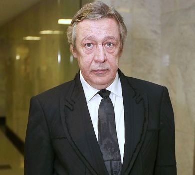 Адвокат Єфремова повідомив, що в актора стався серцевий напад 