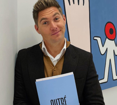 Дівчина Остапчука в купальнику покепкувала з закидів щодо своєї стрункості