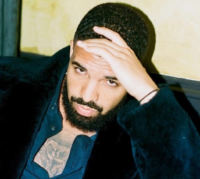 Дрейк у новому кліпі показав паляницю з тризубом. ВІДЕО