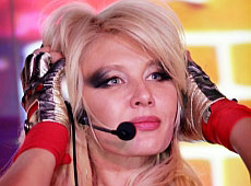 Вольнова, Монро і Педан стали діджеями, а Власова тримала пальці Ларсона