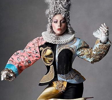 Lady Gaga в ошатних луках та голяка попозувала для двох Vogue