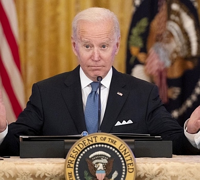 Тупий сучий син: Байден вилаяв журналіста у вимкнений мікрофон. ВІДЕО