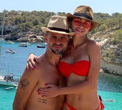 Ексчоловік Лорак на Майорці показав свою нову дівчину в купальнику