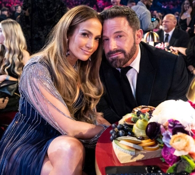 Вона мене кохає: Аффлек розхвалив генія Джей Ло та запевнив, що пиячив не через Гарнер