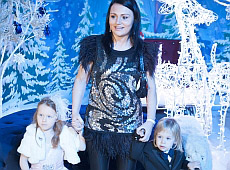 Діти Кільчицької та Окунської демонстрували новорічні костюми