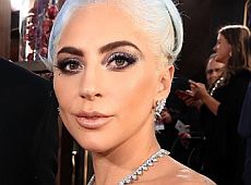Золотий Глобус 2019: нагороджена Lady Gaga та фотобомби від дівчини з мінералкою 