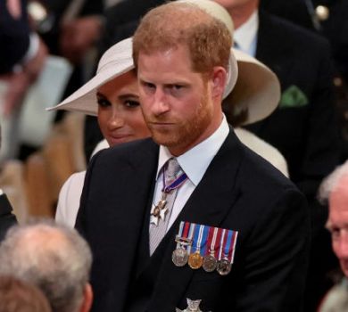 Жадає вибачень: принц Гаррі розлючений ігнором на ювілеї королеви - експерт