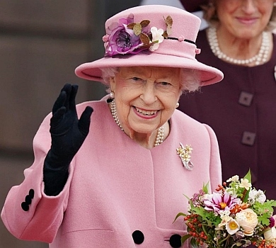 Надто молода: 95-річна Єлизавета ІІ відмовилася від звання Старенька року