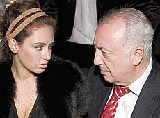 Бережна зізналася, чому приховує дочку