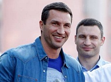 У нареченої Кличка-молодшого буде двійня?