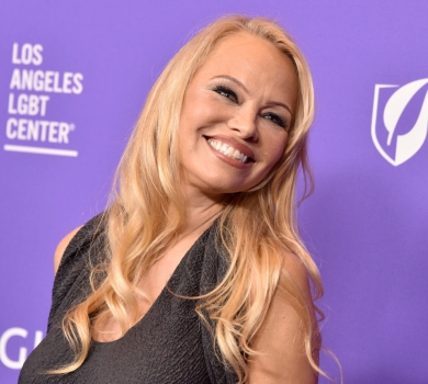 Сміюся з себе в дзеркалі: 56-річна Памела Андерсон про сприйняття вікових змін та відмову від мейкапу